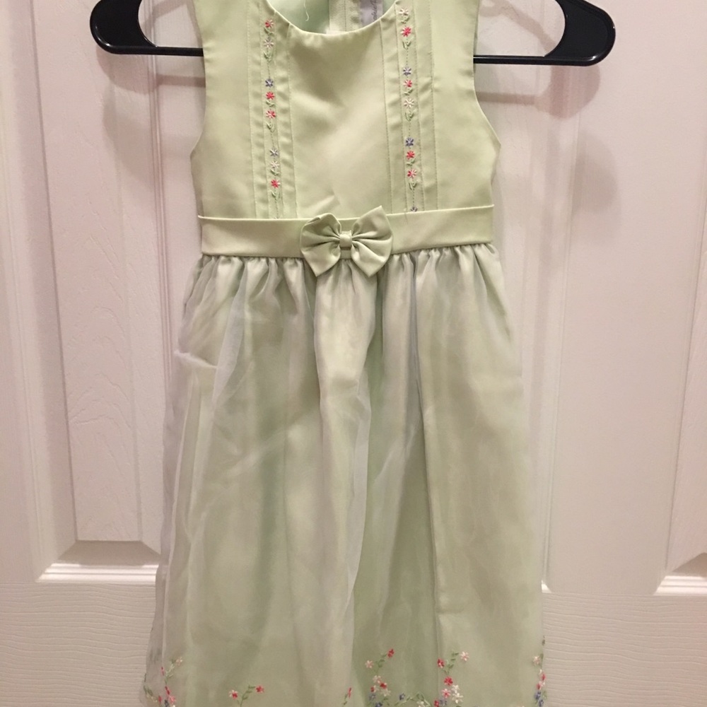 Girls sleeveless formal dress